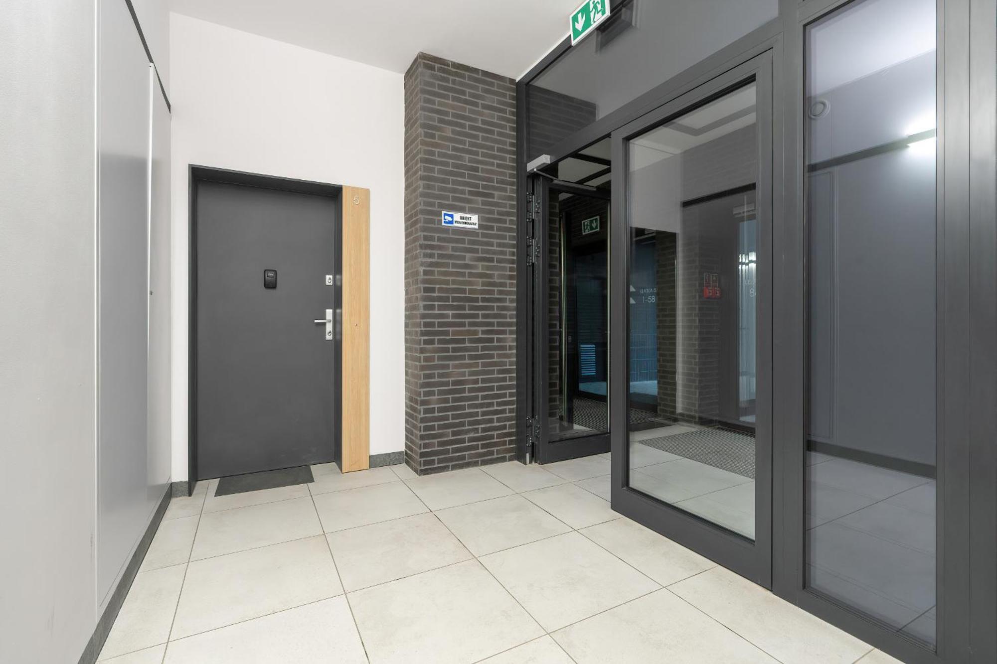 Cozy Studio With Balcony And Free Garage By Noclegi Renters Posen Exterior foto