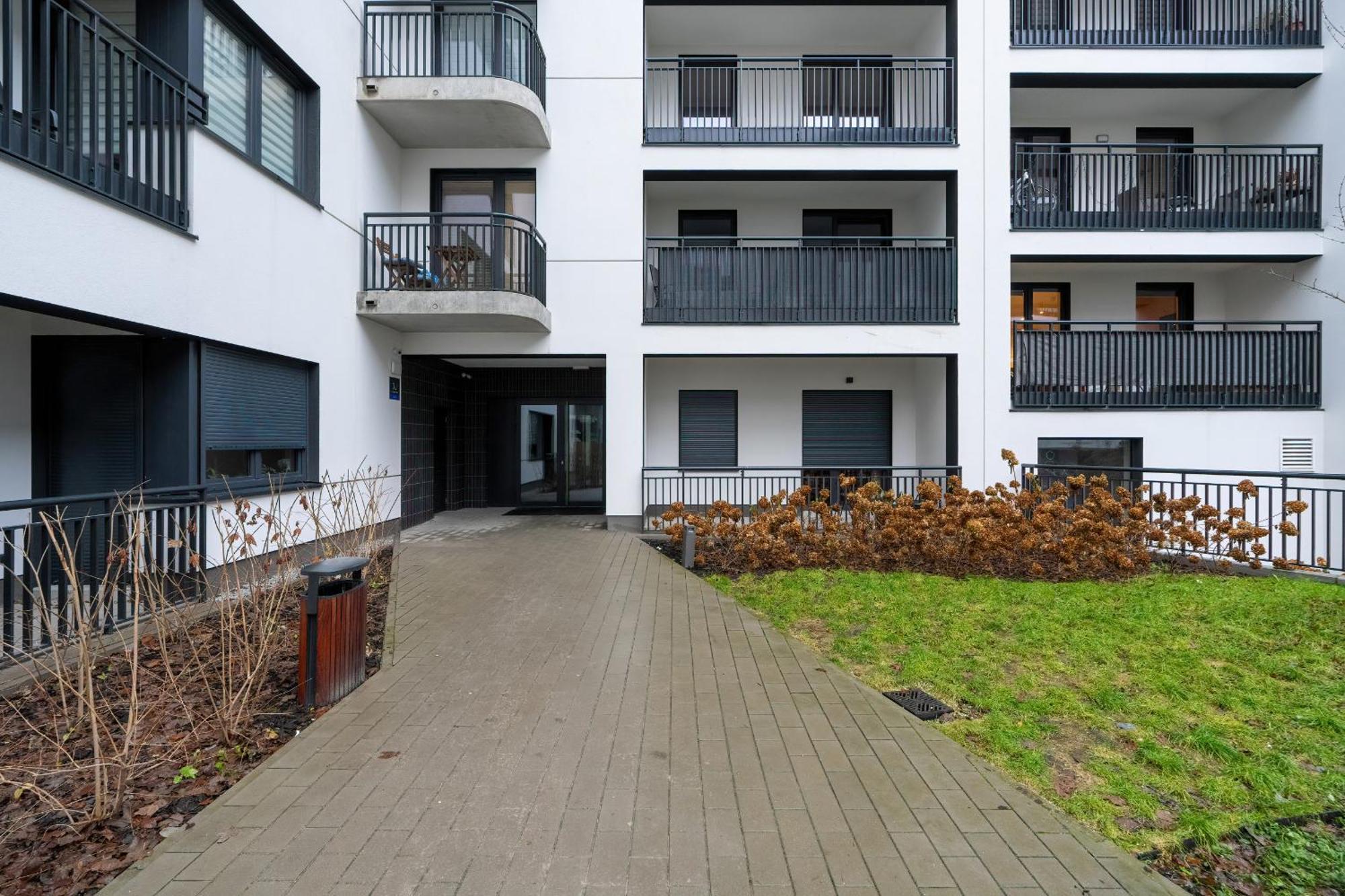 Cozy Studio With Balcony And Free Garage By Noclegi Renters Posen Exterior foto